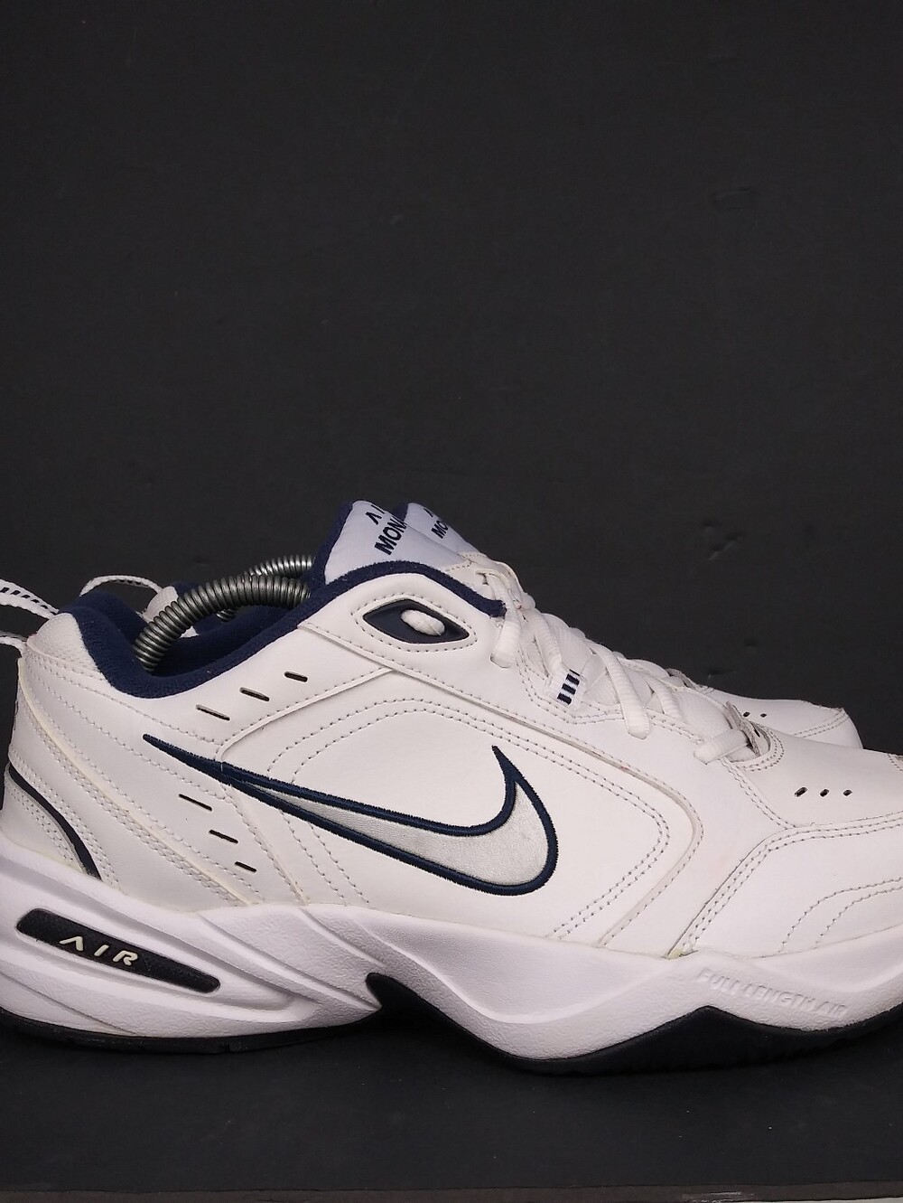 Nike Air Monarch IV Walking Shoes Mens 9 Wide 4E White Navy Sneakers